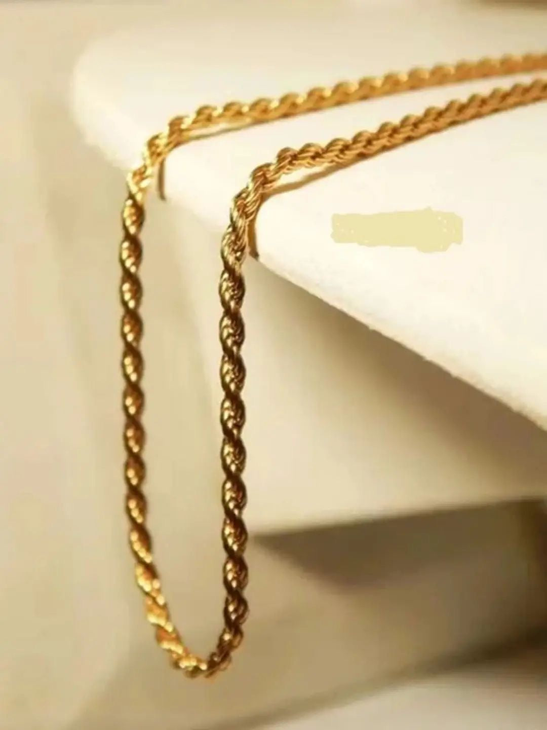 Stelvéra Neck Chain