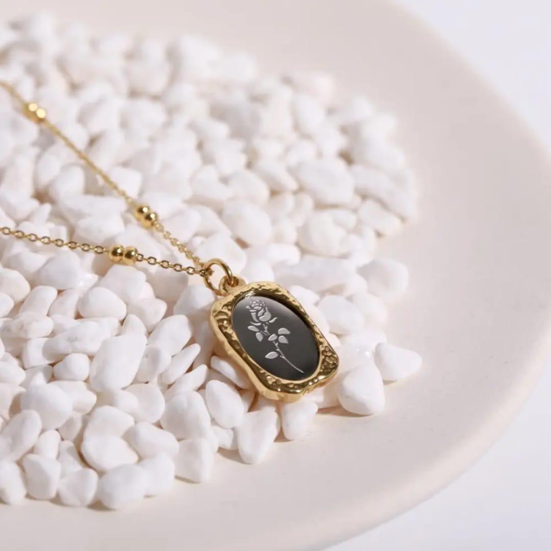 Rose/Floral Neckless - Anti-Tarnish