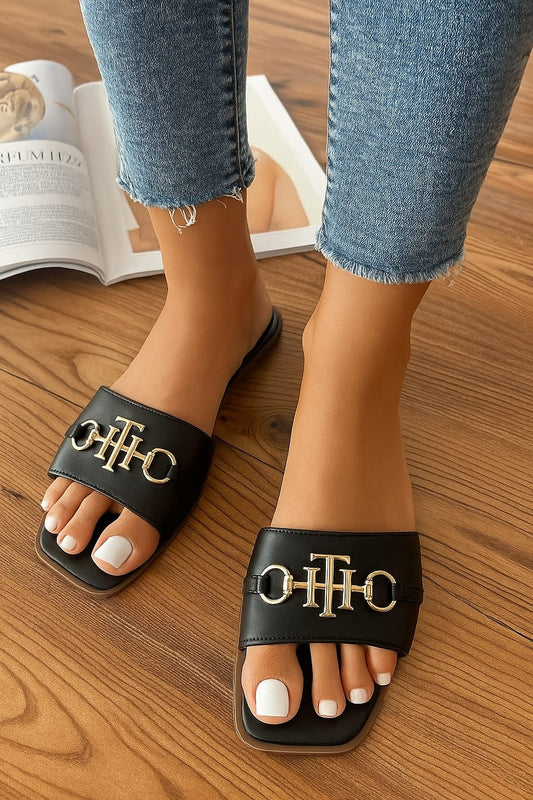 Buckle Flats