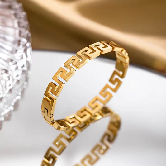 Vesace Openable Bangle