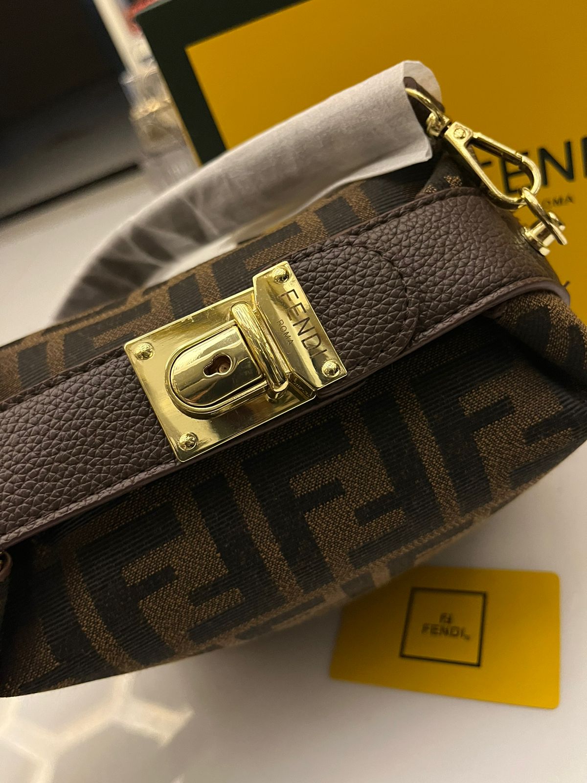 FenD Crossbody